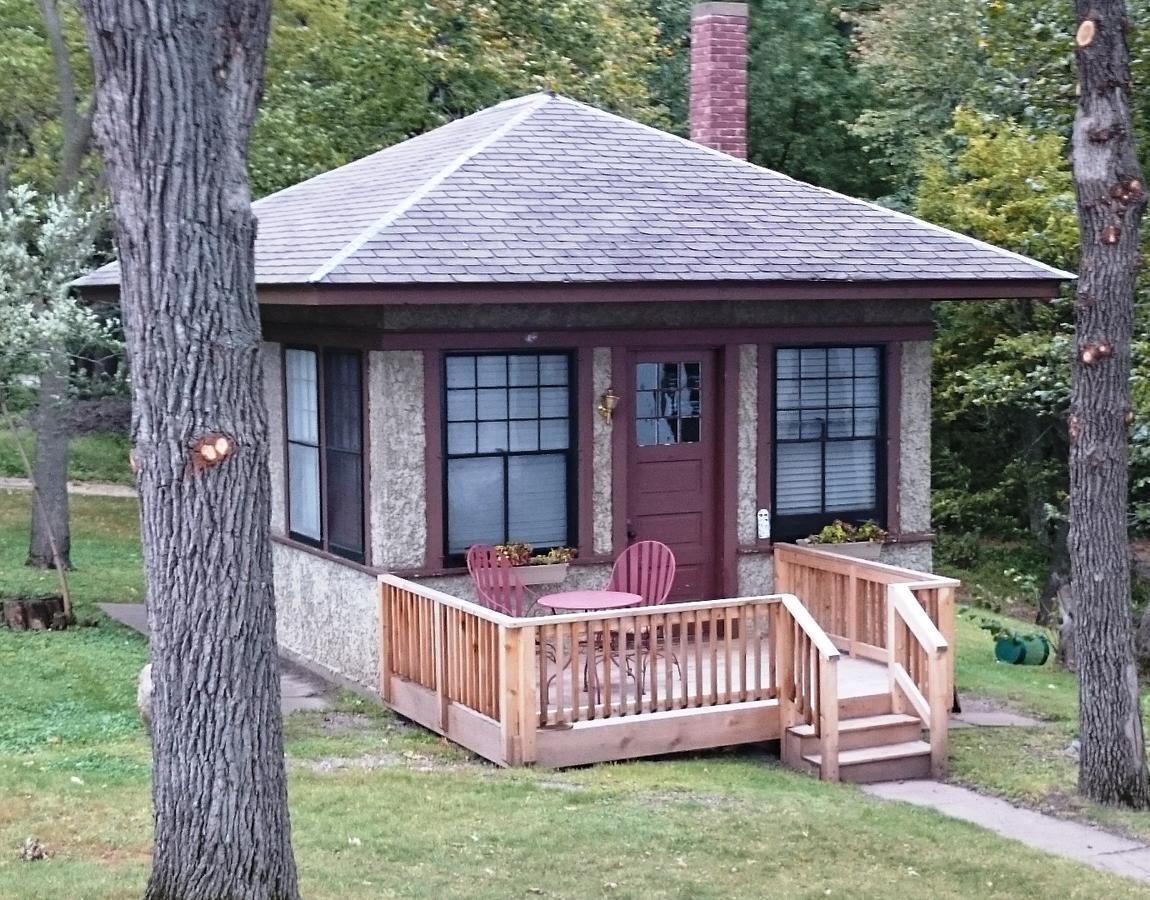 Spicer Castle Inn Exterior foto